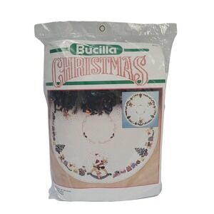 New Bucilla Christmas Rounding Up The Toys Felt Tree Skirt Kit 82723